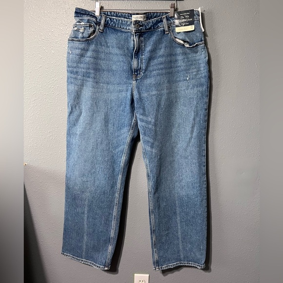 NWT Abercrombie & Fitch The ‘90s Relaxed Jeans 34/18s Blue High Rise Curve Love. - Picture 1 of 6
